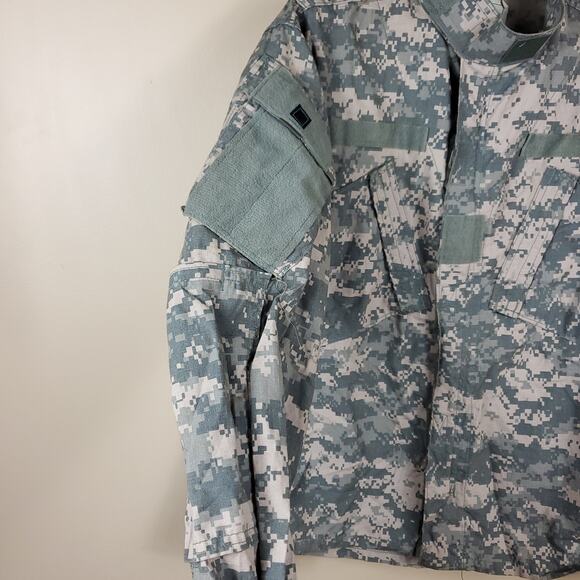 Army Combat Flame Resistant Uniform Coat in Digital Camo Size M Short - Picture 4 of 12